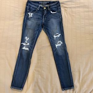 American Eagle Super Stretch destroyed denim jegging